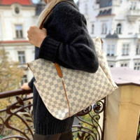 Louis Vuitton Shoulder Bag