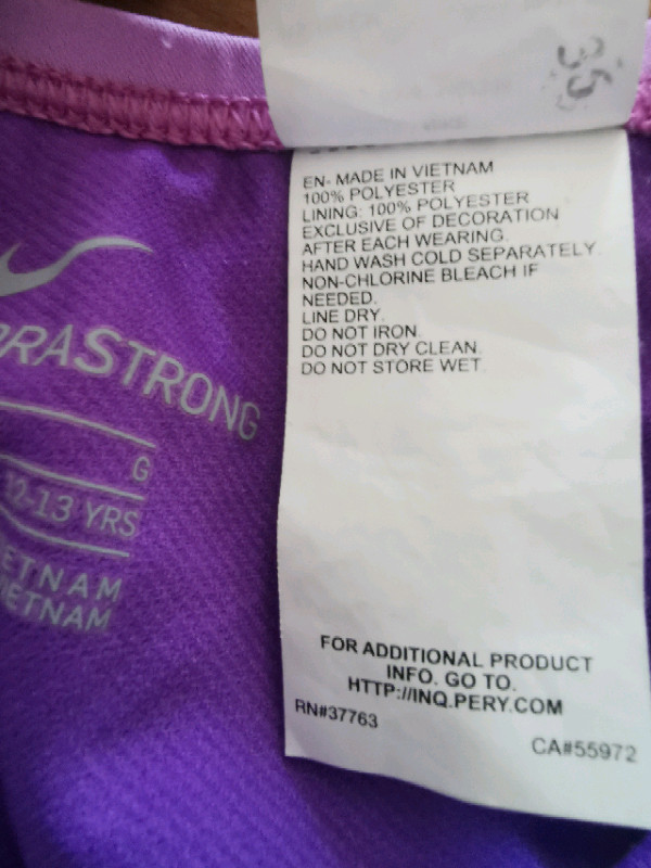 Nike Hydrastrong swimsuit / maillot de bain dans Enfants et jeunesse  à Longueuil/Rive Sud - Image 4