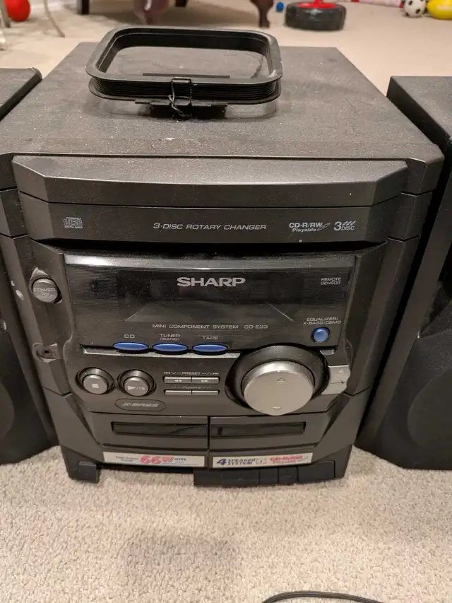 Sharp Stereo System in Stereo Systems & Home Theatre in City of Toronto - Image 3