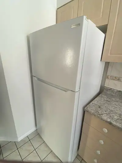 Insignia 36” fridge - Great Condition and clean Smoke and pets free house Pick up Carson Grove No de...