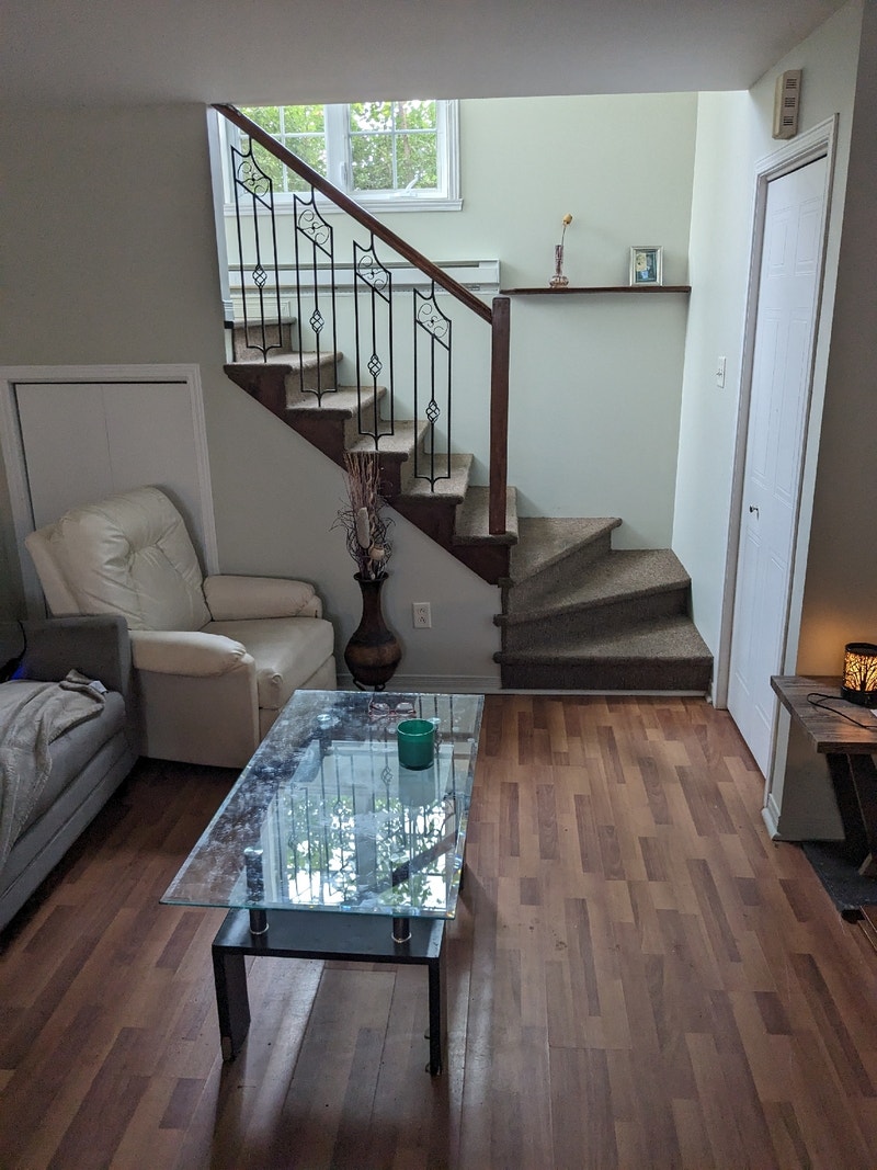 3 1/2 a louer mirabel staugustin disponible le 1 octobre Locations