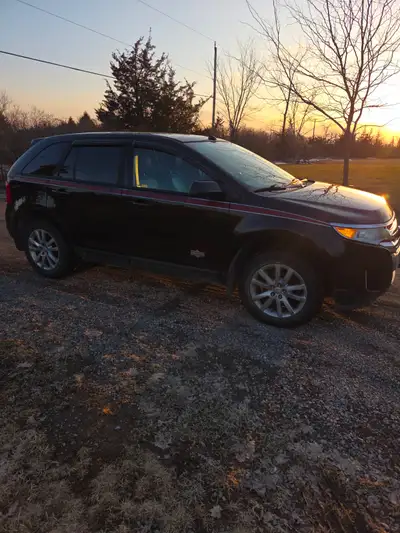 2013 ford edge sel, awd, leather, moonroof, everything works and runs well, has some rust on hatch a...