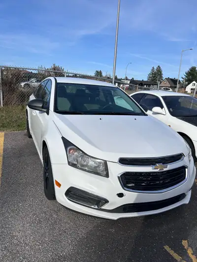 CHEVROLET CRUZE 2016 A VENDRE! NÉGO! FAITE MOI UNE OFFRE! Vendu avec pneu d’été aussi!! Parfait pour...