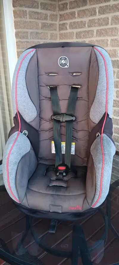 Good condition kids car seat for sale