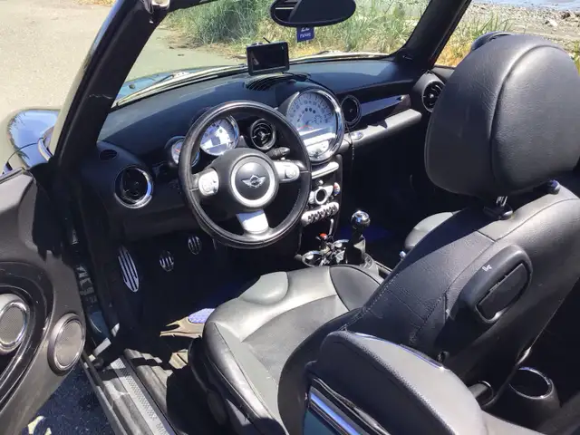 2010 Mini Convertible503112549186283527
