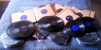 100+ Vinyl Records / Disques Vinyles