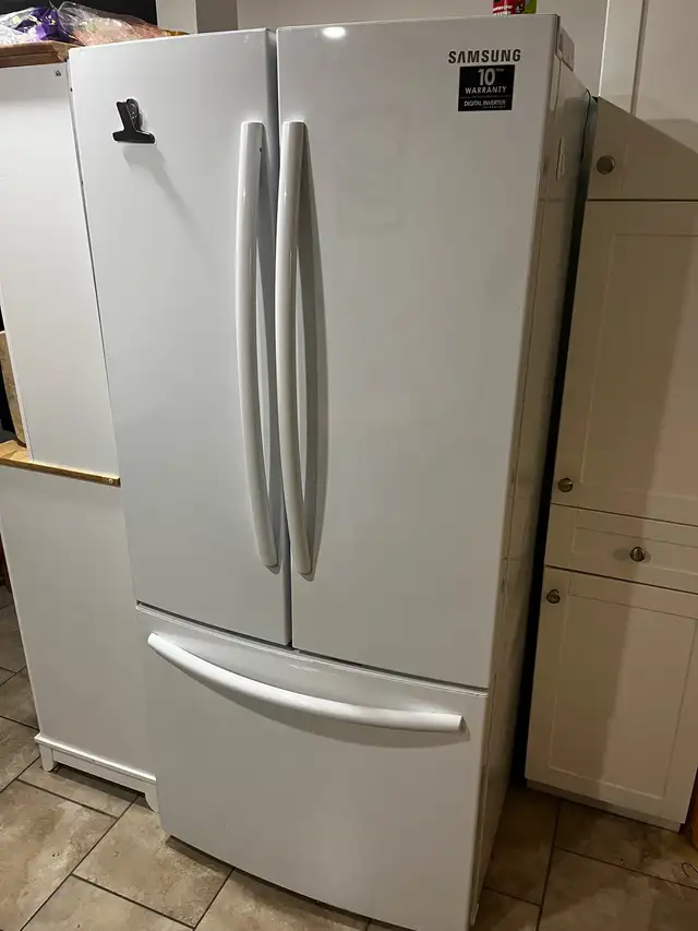 Frigidaire Samsung in Refrigerators in Longueuil / South Shore - Image 2