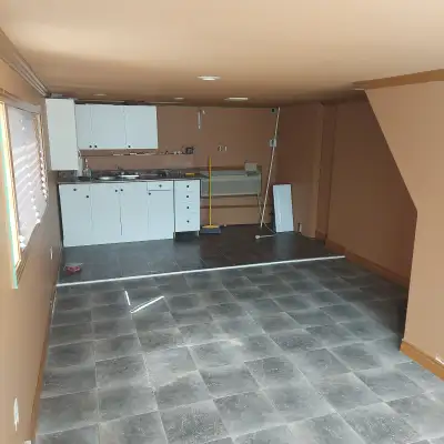 SEPERATE ENTRANCE SINGLE OCCUPANCY BACHELOR SUITE NO exceptions on anything FRIDGE STOVE SHOWER UTIL...