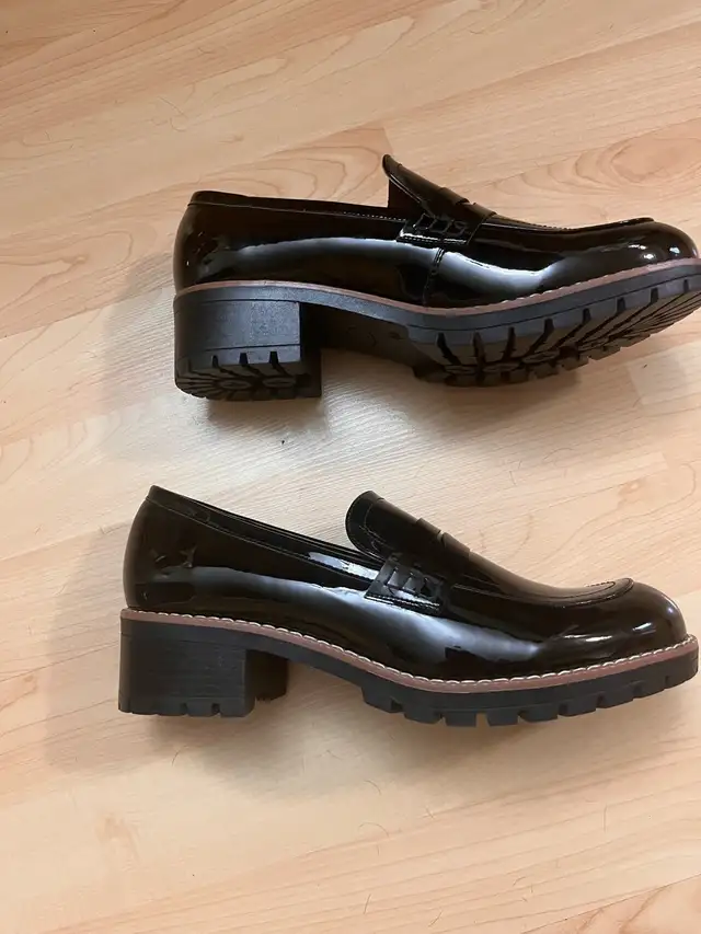 NEW — Black Patent Loafers Women Size 9.5 Dream Pairs  in Women's - Shoes in City of Toronto - Image 2
