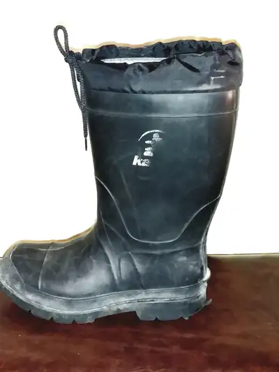 Women's size 7 Kamik brand rubber boots with thick felt liner, View more
