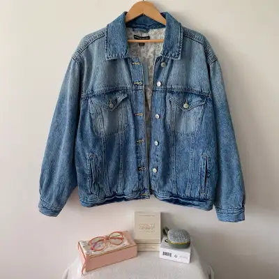 Jilly Box & collab jacket, glasses, cards & speaker, View more