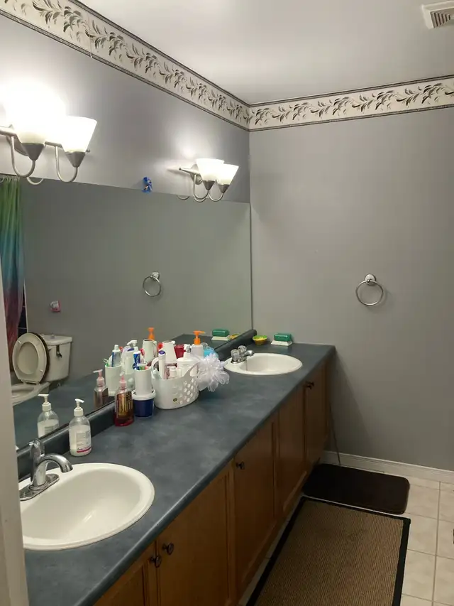 private Room for Rent (Male) in Room Rentals & Roommates in Peterborough - Image 5