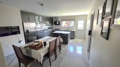 Magnifique logement 5½ situé dans le quartier recherché d’Ahuntsic à Montréal. Moderne, lumineux et...