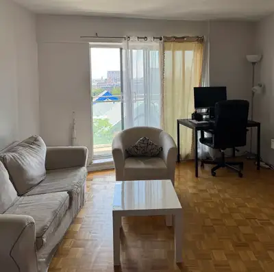 Sublet – Long-Term Studio Apartment-Downtown ✅ Studio Apartment ✅ Move-in Date: May 1 ✅ Rent: 1100 C...