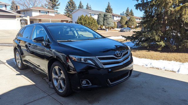  Venza Limited - highest trim AWD - winter tires in Cars & Trucks in Edmonton