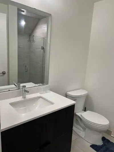 Room for Rent – Richmond Hill Private room available in a clean 3-bedroom townhouse. it’s a quiet an...