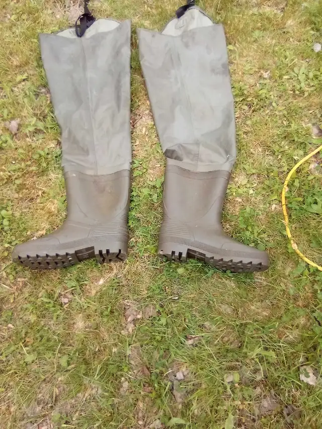 HIPE WADERS size 11 NO LEAKS in Fishing, Camping & Outdoors in City of Halifax - Image 3