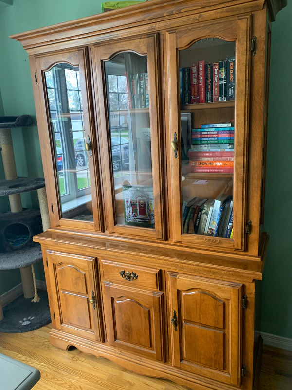Hutch for sale in Hutches & Display Cabinets in City of Toronto