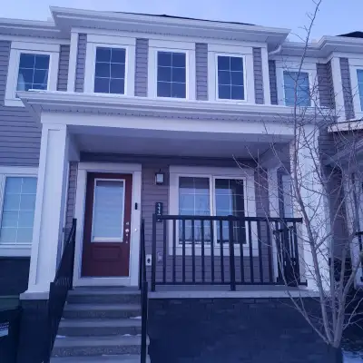 Cozy Room for Rent - Perfect for a Professional Female!