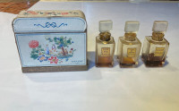 Superbe et très ancien coffret de miniatures de parfum BIENAIMÉ.