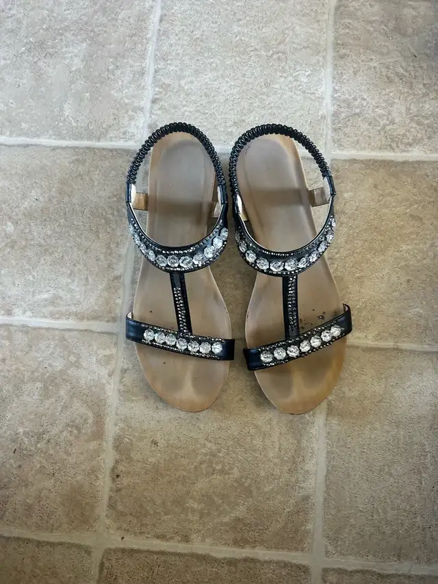 Barely used shoes in Women's - Shoes in Edmonton - Image 6