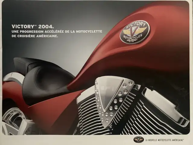 2004 Victory Motorcycles Original 14 Pg French Dealer Brochure  in Arts & Collectibles in North Bay - Image 2