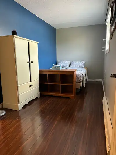 Furnished room for shutdown workers / Lepreau