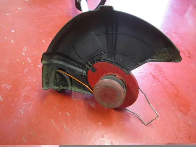 Toro Electric Trimmer in Lawnmowers & Leaf Blowers in Kitchener / Waterloo - Image 6