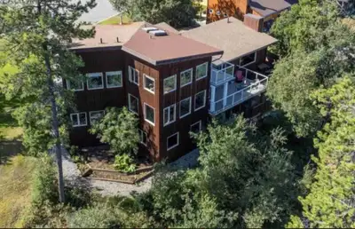 Welcome to this beautiful 1,000 sq ft above-ground legal executive suite, in a quiet neighborhood ba...