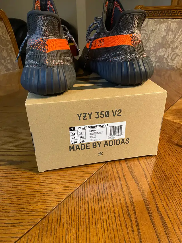 Adidas Yeezy Boost 350 V2 Carbon Beluga Size 11 in Men's Shoes in Oshawa / Durham Region - Image 3