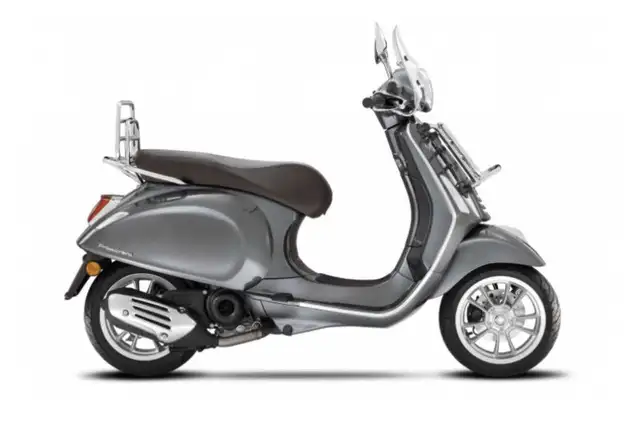 Vespa primavera touring 2022 Grey 50cc in Motorcycle Parts & Accessories in City of Montréal - Image 4