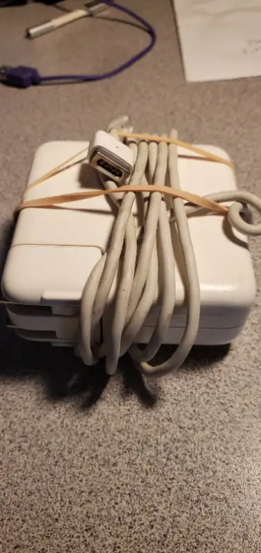 Apple 60W MagSafe power Adapter A1184 In good condition in Laptop Accessories in London - Image 3