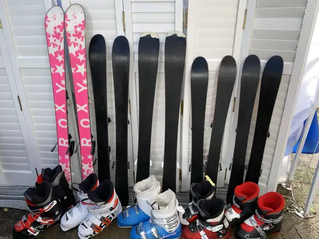 kids ski with boots  in Ski in Markham / York Region - Image 3