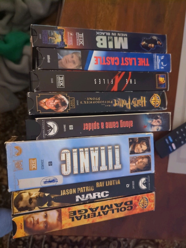 8 VHS movies classics collector's CDs, DVDs & Bluray Ottawa Kijiji
