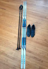 Cross Country Ski set - Mens 9.5 - 11.5 / Womens 10.5-12.5