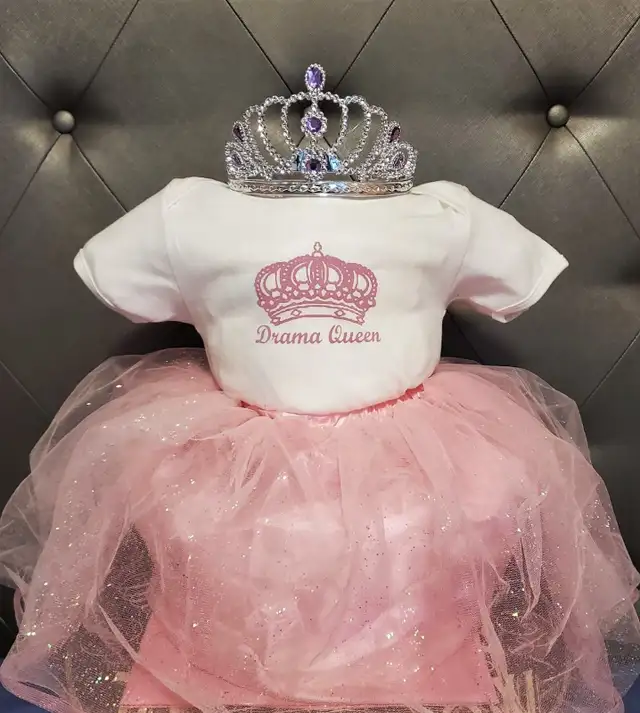 Beautiful Girl's Diaper Cake- Ready for Pick Up in Bathing & Changing in Guelph - Image 2