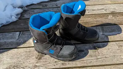 Youth DC Snowboard Boots - Size 5, View more