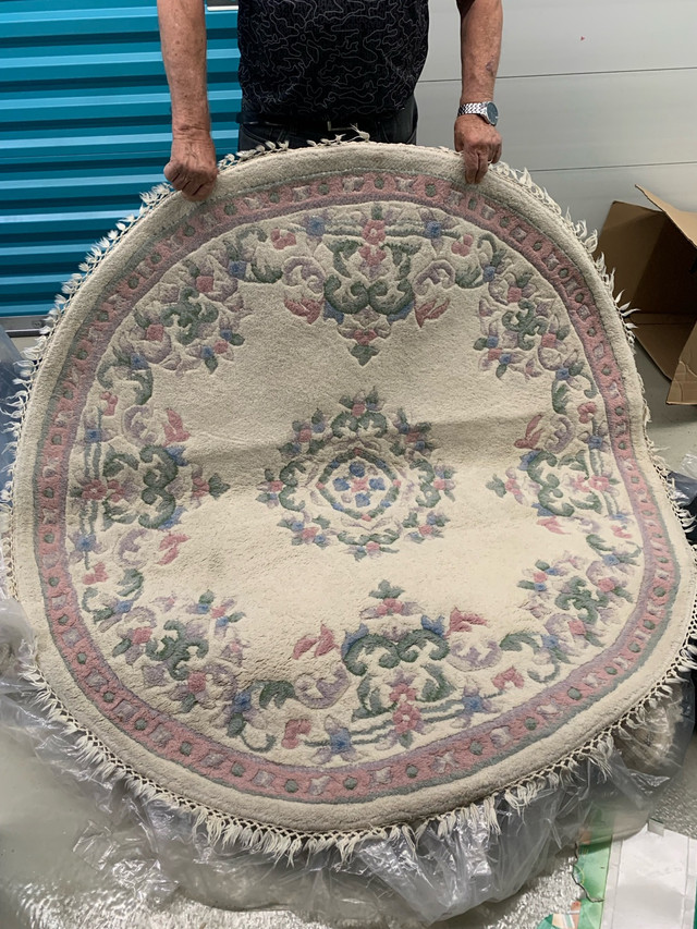 Round carpets  in Rugs, Carpets & Runners in Barrie