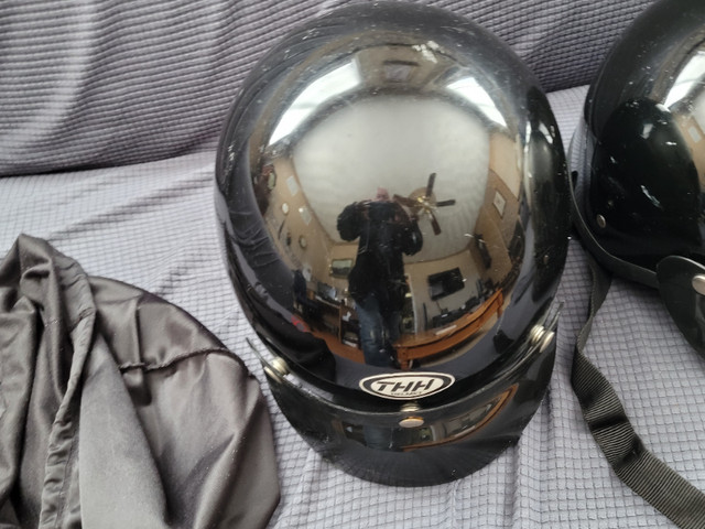 MOTORCYCLE HELMUTS FOR SALE SIZE MEDIUM in Motorcycle Parts & Accessories in Bedford - Image 2