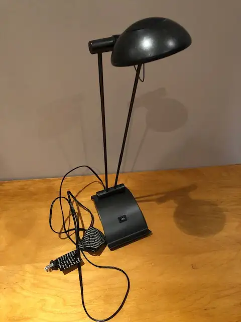 Desk lamp in Indoor Lighting & Fans in Ottawa - Image 2