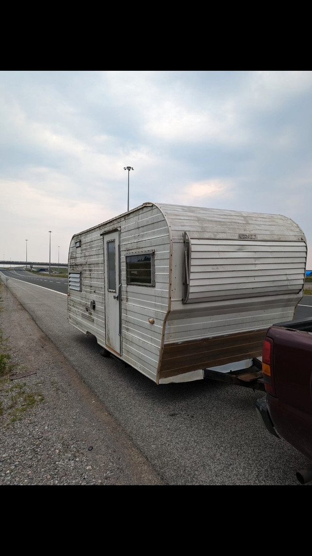 10 vintage retro camper trailers travel park camp office bunkie. in Park Models in Barrie - Image 2