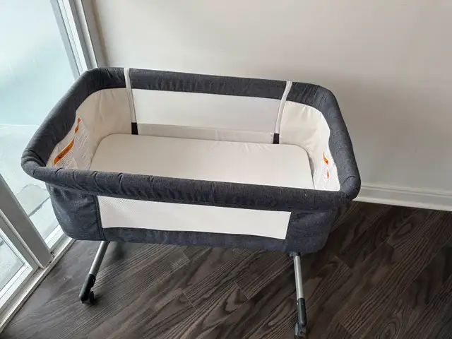 Baby bassinet in Cribs in Mississauga / Peel Region - Image 4