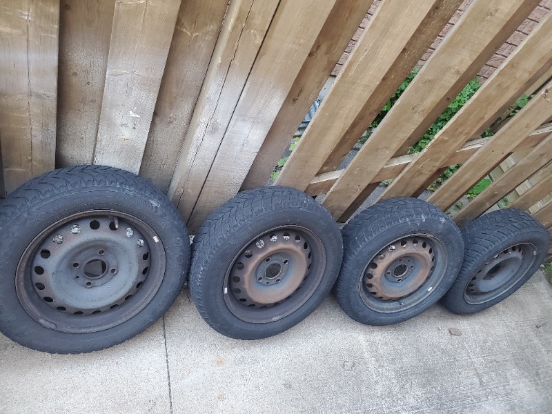 Nissan Versa 15" steel rims Tires & Rims Hamilton Kijiji