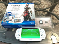 White   PSVITA 1000 《 Assassins Creed CIB 》Like    New