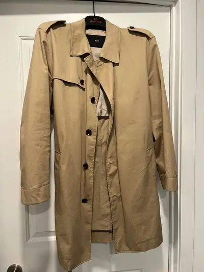 Hugo boss Trench coat 44R, View more