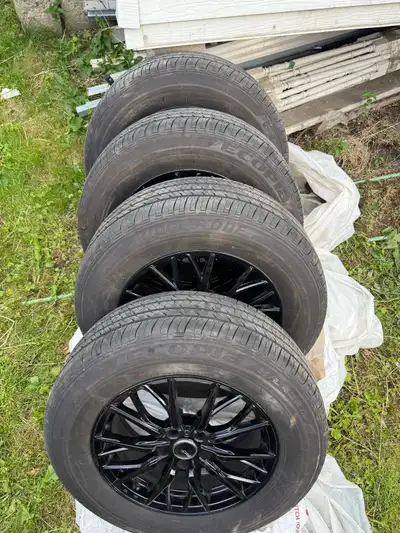 Its used excellent condition like new pickup only @ Glynn rd ajax Only 7500km on it came off from 20...