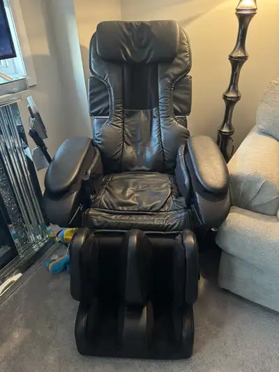 Experience ultimate relaxation with this Panasonic Real Pro Ultra Intensity Plus massage chair! This...