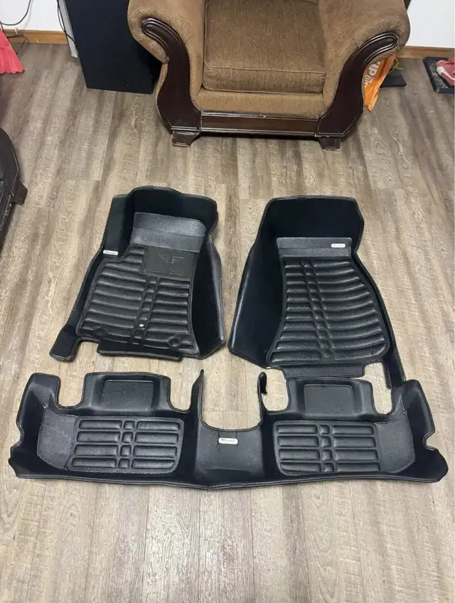 Rims and tire and floormats in Tires & Rims in Sudbury - Image 9