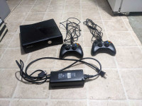 4gb Xbox 360 with one game. Bundle.
