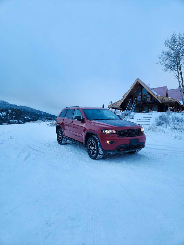 Jeep Grand Cherokee Trailhawk  in Cars & Trucks in Whitehorse